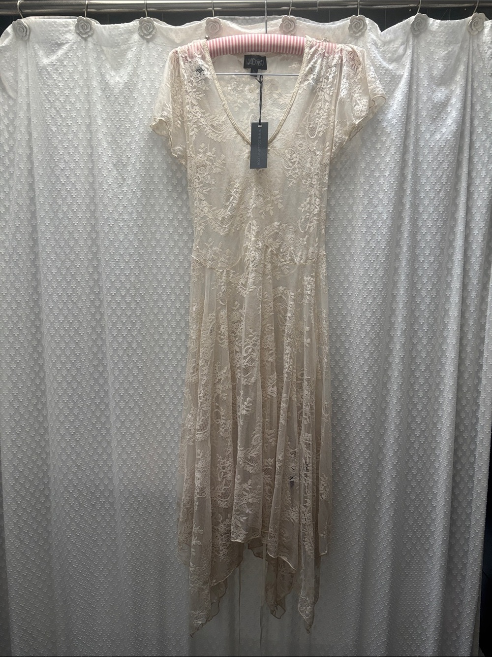 Widow lace dress